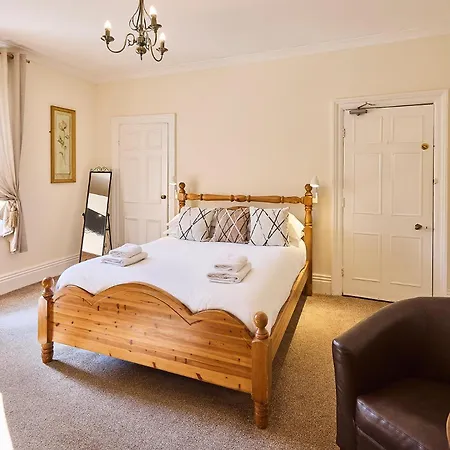 Rylstone Mere 4* Whitby