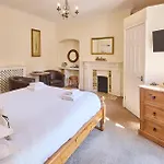Rylstone Mere Πανσιόν 3*