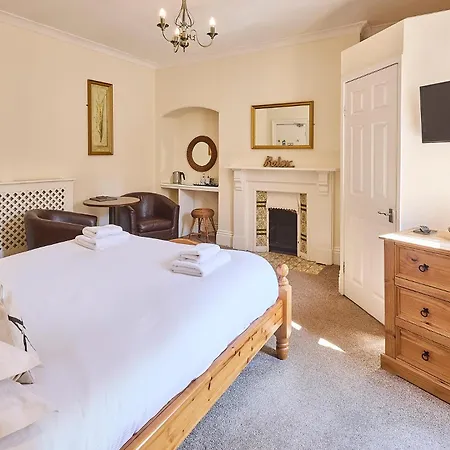 Rylstone Mere Guest house 3*